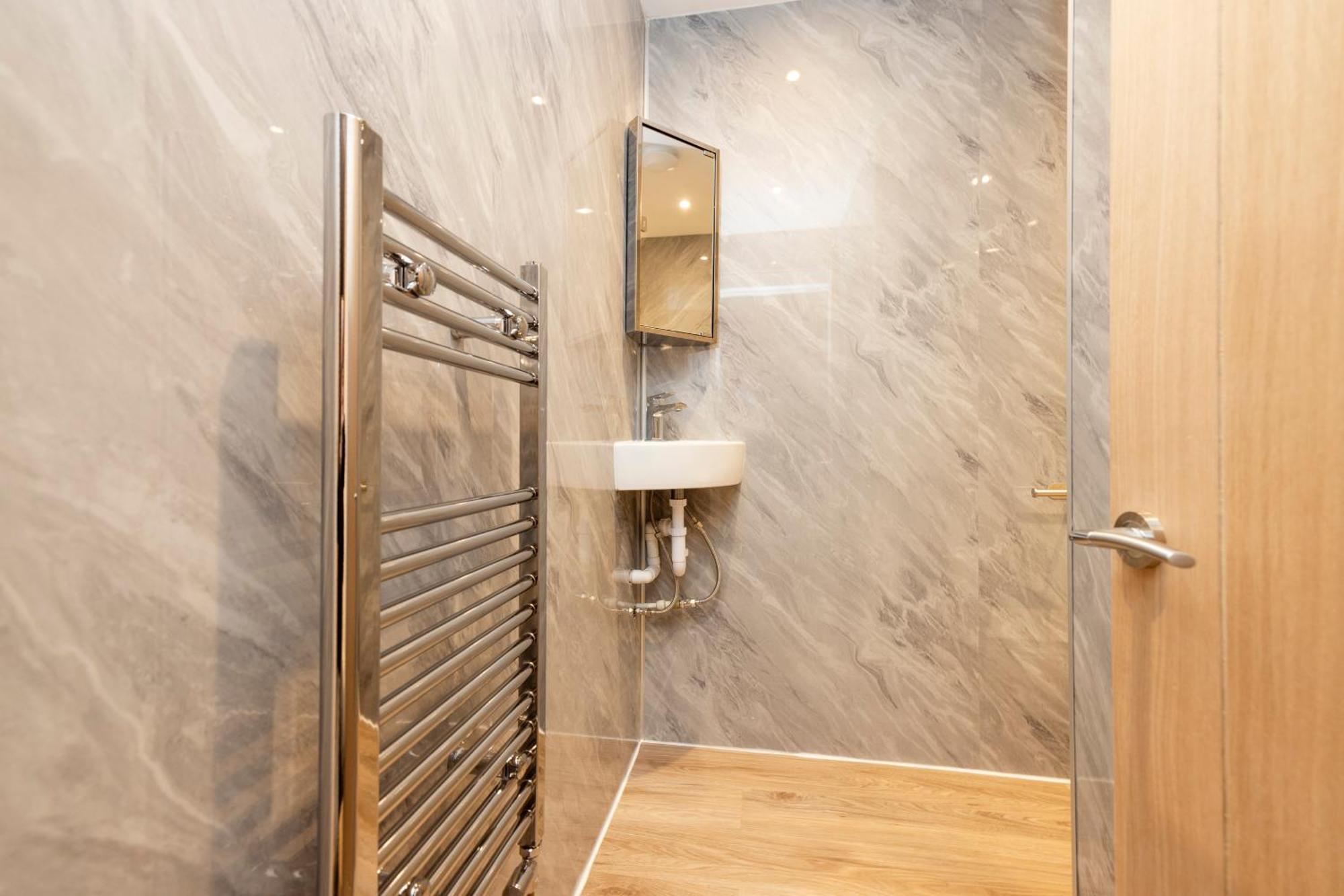 Joivy 3Br Flat In Haymarket With Free Parking EDI Kültér fotó